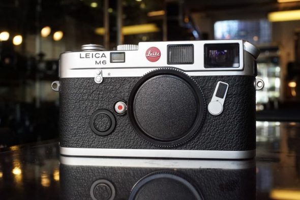 Leica M6 body, chrome, with case
