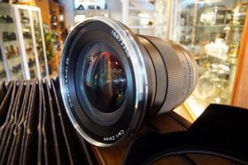 Carl Zeiss Distagon 21mm F/2.8 ZE (Canon EF) wide angle lens – boxed
