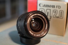 Canon lens FD 1:2 / 24mm, Boxed