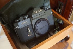 Canon OD F-1 Olive drap body in case