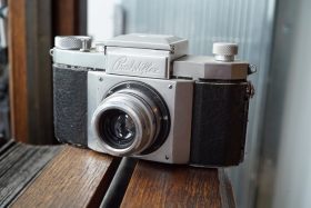 Old Delft Delfinon 2.8 / 50mm lens on Praktiflex camera
