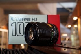 Canon lens FD 2.0 / 100mm, Boxed