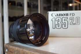 Canon lens FD 1:2 / 135mm Boxed