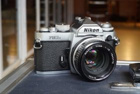 Nikon FM3a chrome + Nikkor 1.8 / 50mm