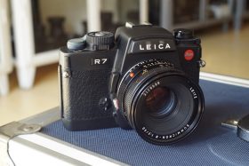 Leica R7 + Leitz Summicron 2 / 50mm