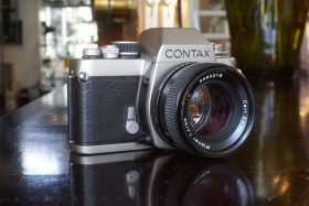Contax S2 + Zeiss Planar 1.4 / 50mm