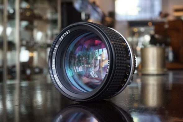 Nikon Nikkor 85mm f/1.4 AIS lens