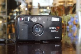 Yashica T5 black w/ Zeiss Tessar 35mm f/3.5