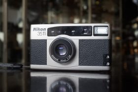 Nikon 35Ti w/ Nikkor 35mm f/2.8