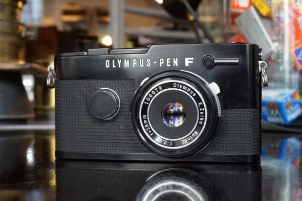 Olympus Pen FT Black + Zuiko 38mm f/2.8 Pancake