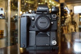 Nikon F3/T HP + MD-4 Motor