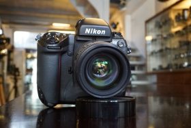 Nikon F5 + MF-27 + AF Nikkor 35-70mm f/2.8 D