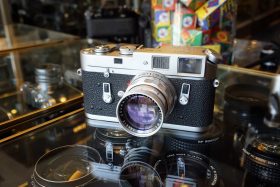 Leica M4 + Summicron 1:2 / 50mm Rigid