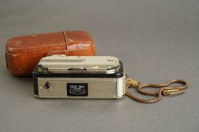 MEC-16 subminiature camera (Color Ennit 2.8 / 20mm) in leather case