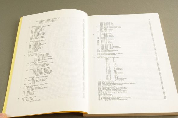 Nikon catalogus, book by Hans Braakhuis (in Dutch)