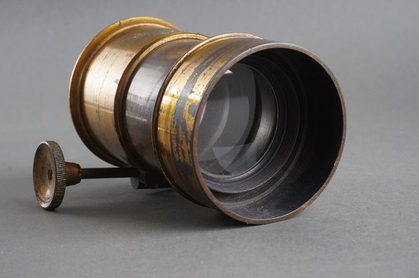unmarked old PETZVAL formula brass lens, no flange