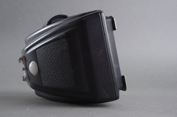 Hasselblad PME45 prism finder, with issue