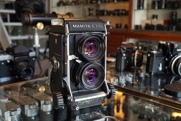 Mamiya C330 f + Sekor S 80mm f/2.8 Blue Dot