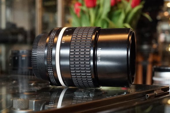 Nikon Nikkor 135mm 1:2.8 AI-s lens