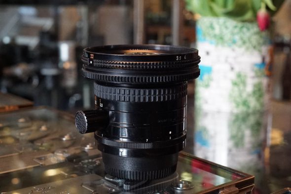 Nikon PC-Nikkor 3.5 / 28mm Perspective control lens