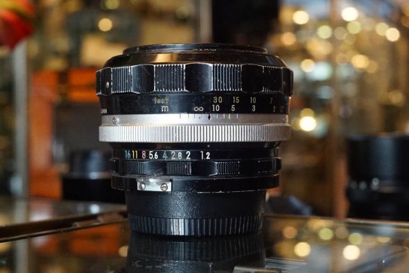 Nippon Kogaku Nikkor-S 1:1.2 / 55mm pre-ai lens