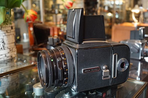 Hasselblad 500C/M kit with Carl Zeiss Planar 2.8 / 80mm CF lens
