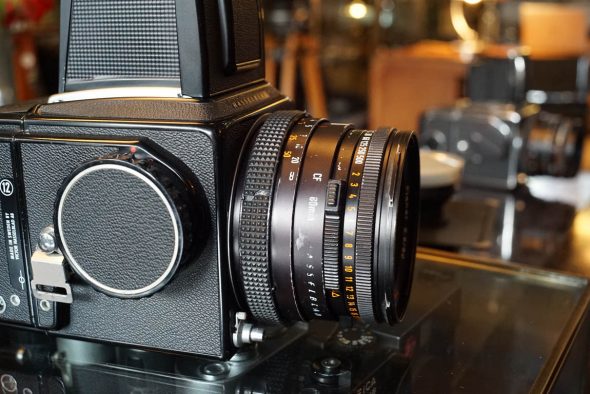 Hasselblad 500C/M kit with Carl Zeiss Planar 2.8 / 80mm CF lens