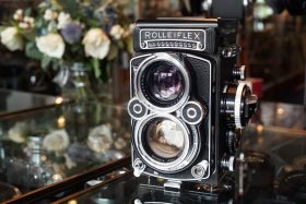 Rolleiflex 2.8F TLR camera with Carl Zeiss Planar 2.8 / 80mm lens – Rental