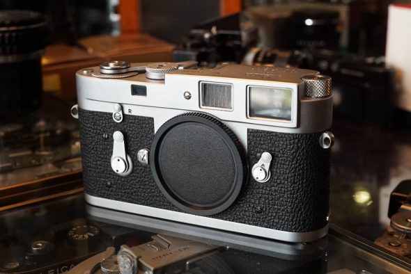 Leica M2 body, Boxed and with quick load
