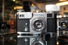 Contax II rangefinder + Carl Zeiss Tessar 2.8 / 50mm lens