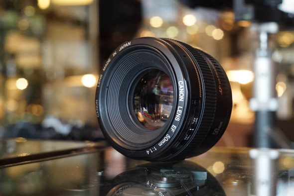 Canon EF 50mm F/1.4 USM autofocus lens
