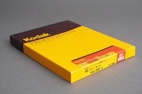 sealed box of 13×18 Kodak Ektacolor PRO Gold 100T / GPT 3083 film, 10 sheets, expired 10/1998