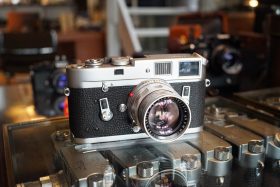 Leica M4 + Rigid Summicron 1:2 / 50mm kit