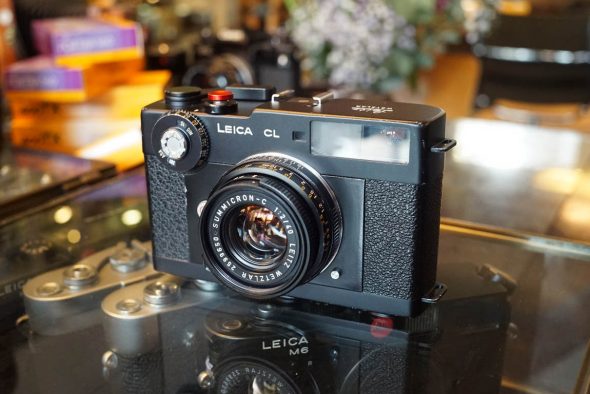 Leica CL + Leitz Summicron-C 1:2 / 40mm lens