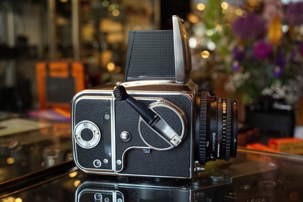 Hasselblad 500C + Zeiss Planar 2.8 / 80mm C T* lens