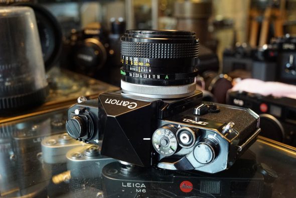 Canon F-1 kit + Canon FD 1:1.4 / 50mm lens