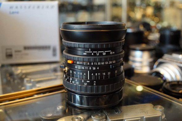 Carl Zeiss Distagon 4 / 50 T* CFi lens for Hasselblad, Boxed