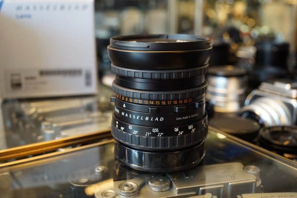 Carl Zeiss Distagon 4 / 50 T* CFi lens for Hasselblad, Boxed