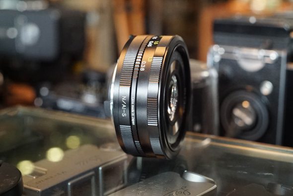 Voigtlander Ultron 40mm f/2 SL for Nikon AIS