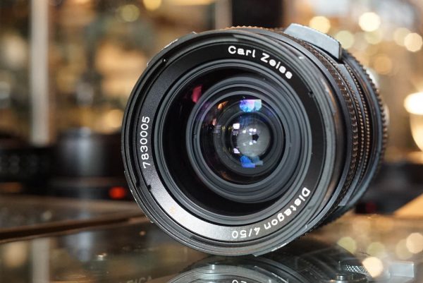 Carl Zeiss Distagon 4 / 50 FLE T* lens for Hasselblad