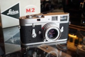 Used Analogue cameras - Leica M2 kit in original packaging