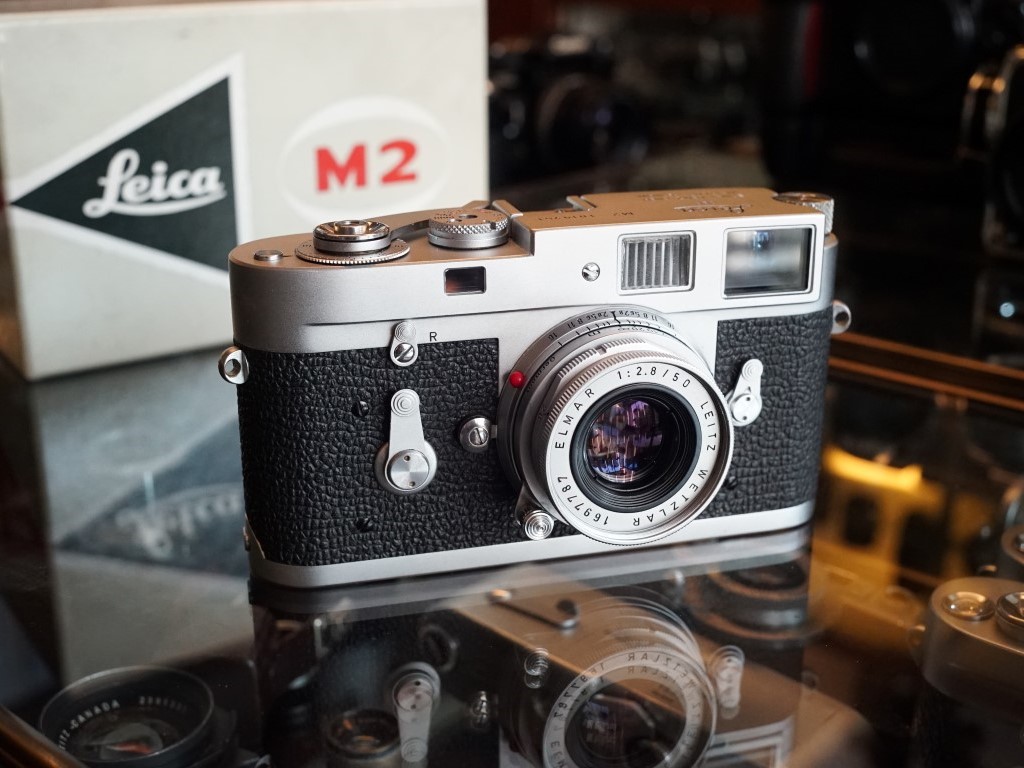 Used Analogue cameras - Leica M2 kit in original packaging