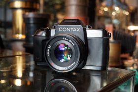 Contax 167MT + Carl Zeiss Planar 1.7 / 50mm AE