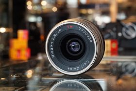 Carl Zeiss Biogon 2.8 / 28mm lens for Contax G2