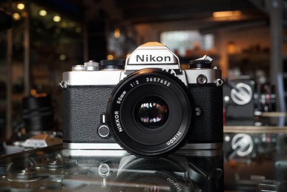 Nikon FM + 1:2 / 50mm Nikkor AI lens