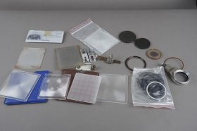 a small lot of focusing screens + extras, mainly Rollei / Rolleiflex