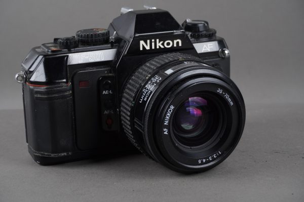 Nikon F501 + AF Nikkor 35-70mm 1:3.3-4.5