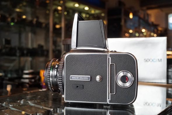 Hasselblad 500C/M kit w/ Zeiss Planar 2.8 / 80mm, Boxed