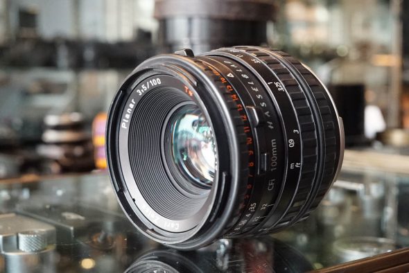 Carl Zeiss Planar 3.5 / 100 T* CFI lens for Hasselblad