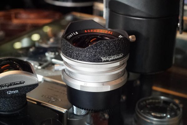 Voigtlander Ultra Wide-Heliar 12mm F5.6, Leica screw mount